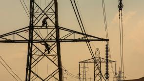 Residents rally amid persisting power outages
