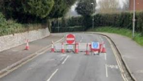 Hundreds back campaign to re-open Exeter road