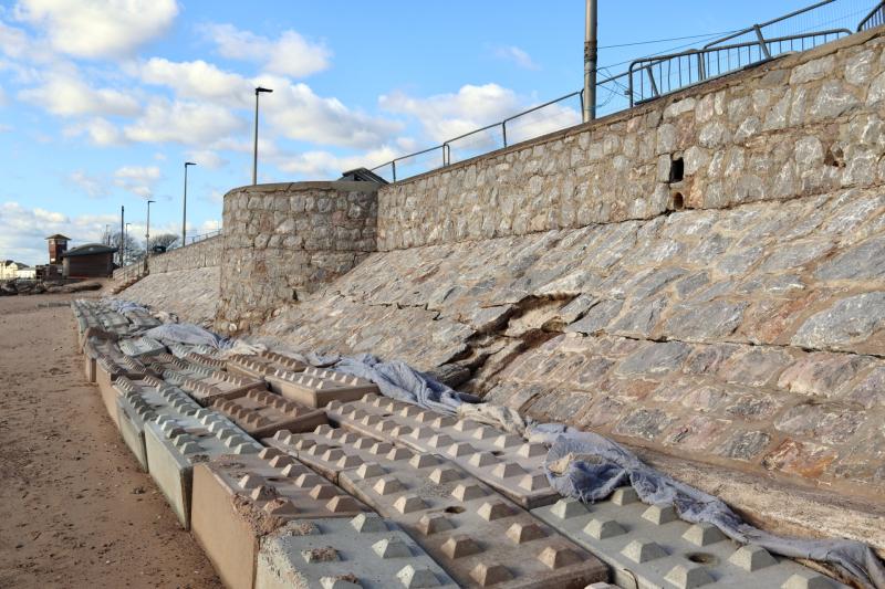 Work begins on Exmouth sea wall