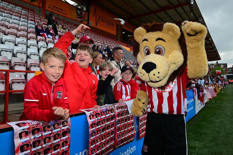 Junior Grecians Train With The Team Day