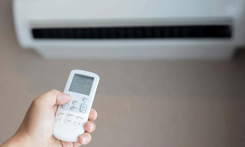 UK should avoid rush to air-con warning
