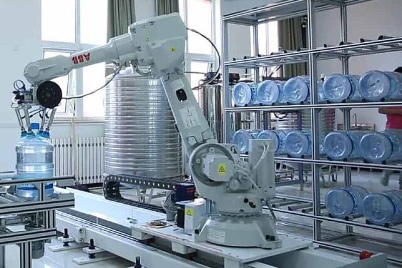 Discover how robots are used in surgery