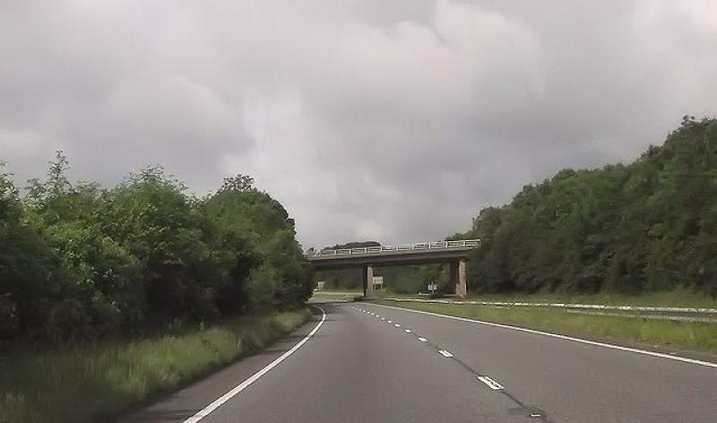 B3260 over-bridge over A30 west, Image: by John Firth / Wikimedia Commons