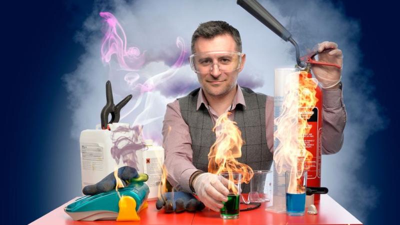 Hands-on science comes to Exeter Corn Exchange with Mark Thompson's 10th Anniversary Tour