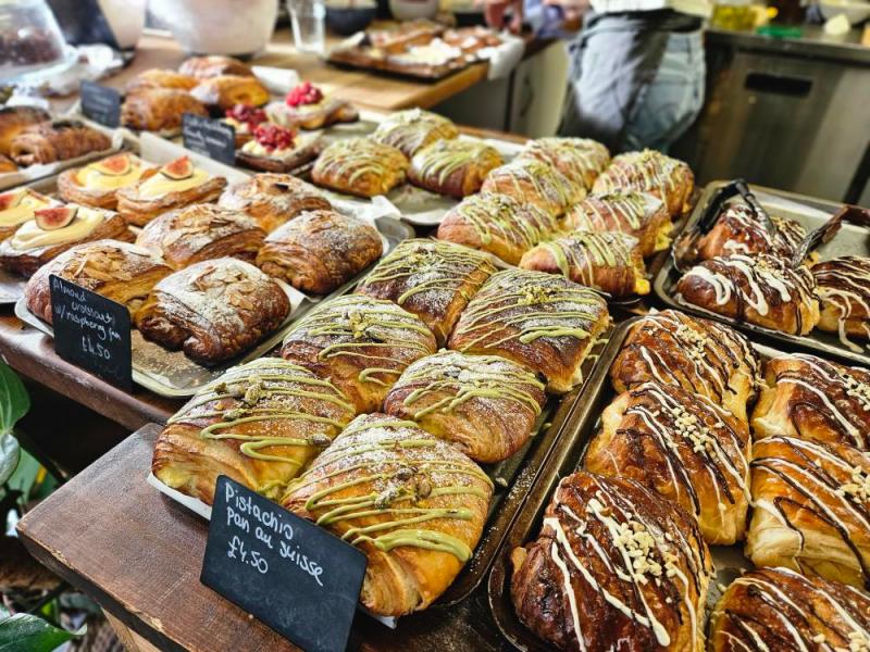Exeter café marks National Baking Week with fresh autumn pastries