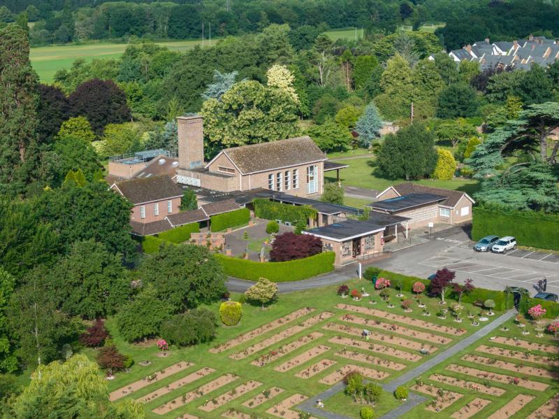 Exeter and Devon Crematorium backs Hospice UK with special contribution