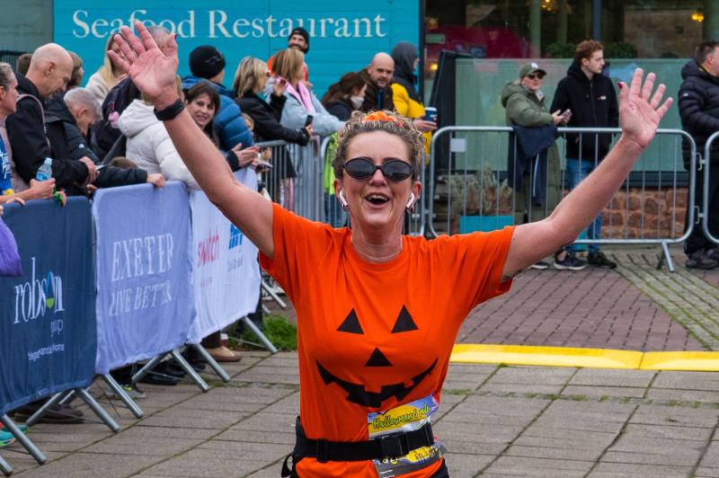 Hundreds take over Exeter Quay for spooktacular Halloween charity run