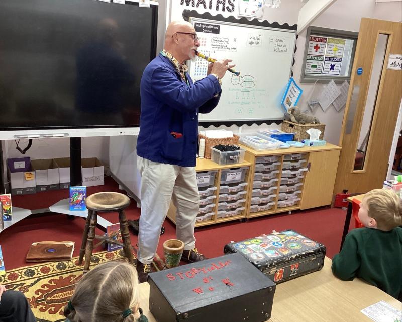 Dunsford pupils inspire creativity with renowned storyteller visit