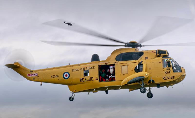 Santa flight credit Historic Helicopters (2)