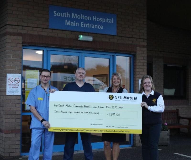 SM Hospital cheque presentation NFU