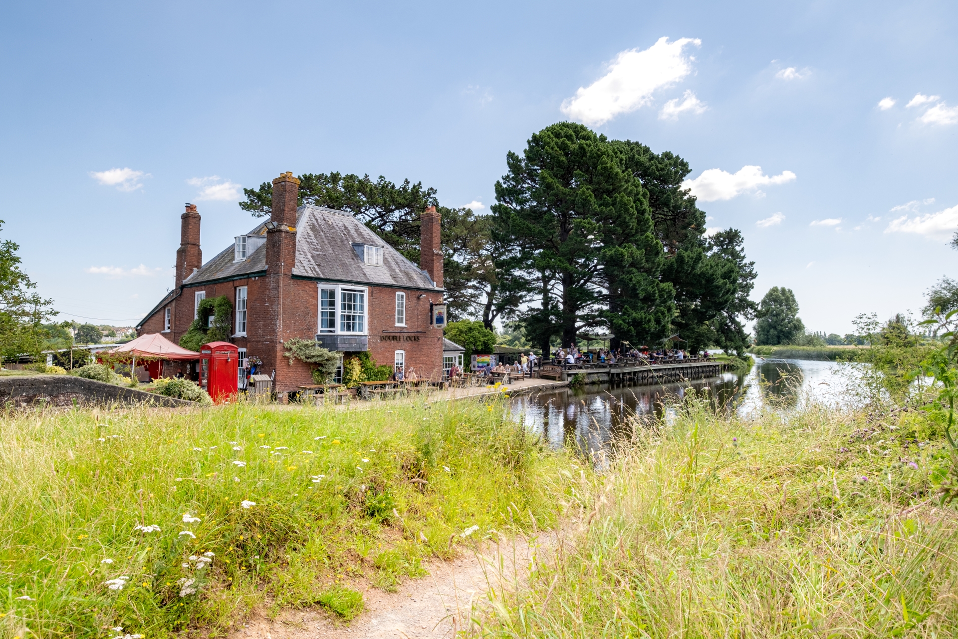 Easter Egg Hunt at Double Locks Pub 